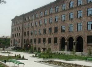 Отказано в иске газете "Айкакан жаманак"