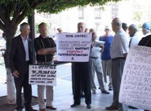 Требуют ответа