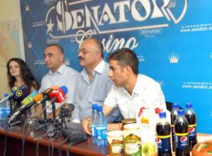 Армянская толма и абрикос.