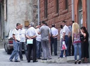 Одни хотят гражданства, другие - работы.