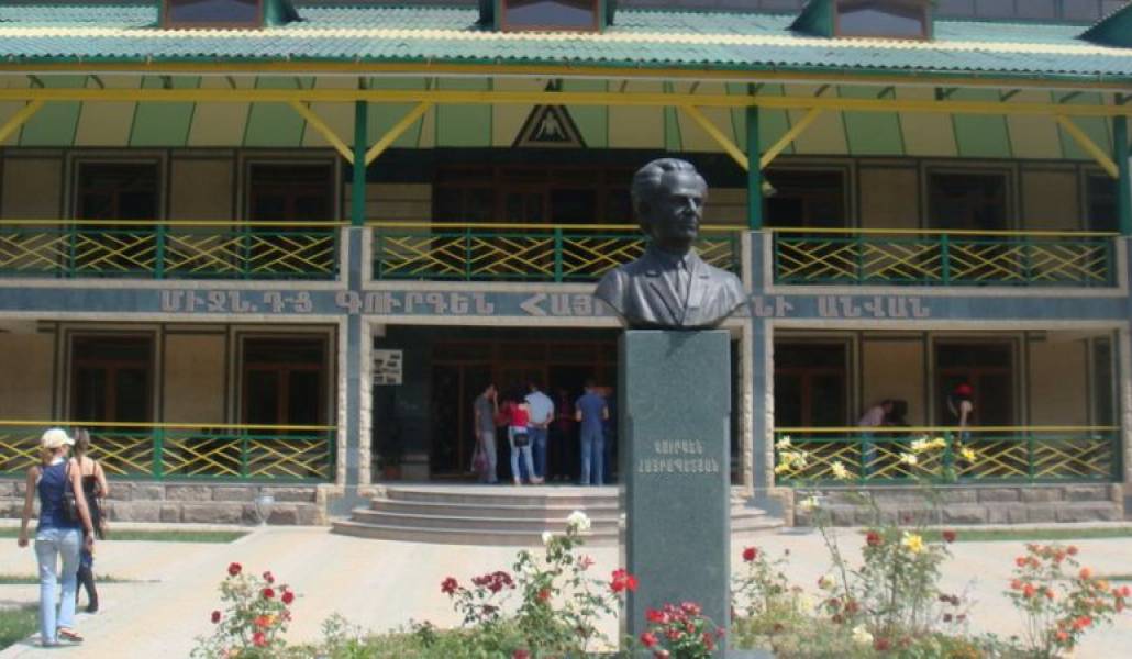 f3acab98871aa1fdcda161d8f90a6258