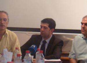 Традиционные партии препятствуют?