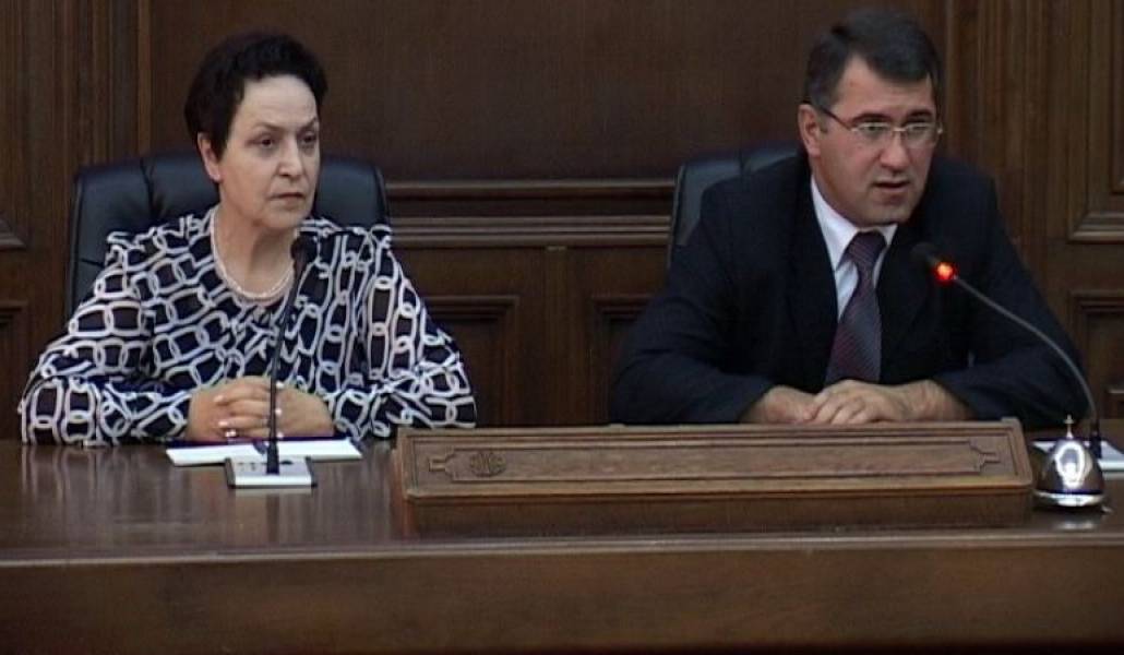 9b59ef923cebc68702a21074e83853a9