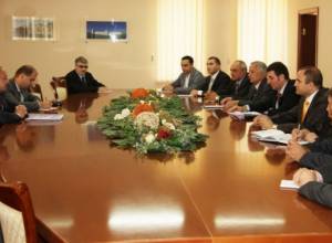 Диалог - тема обсуждений номер один