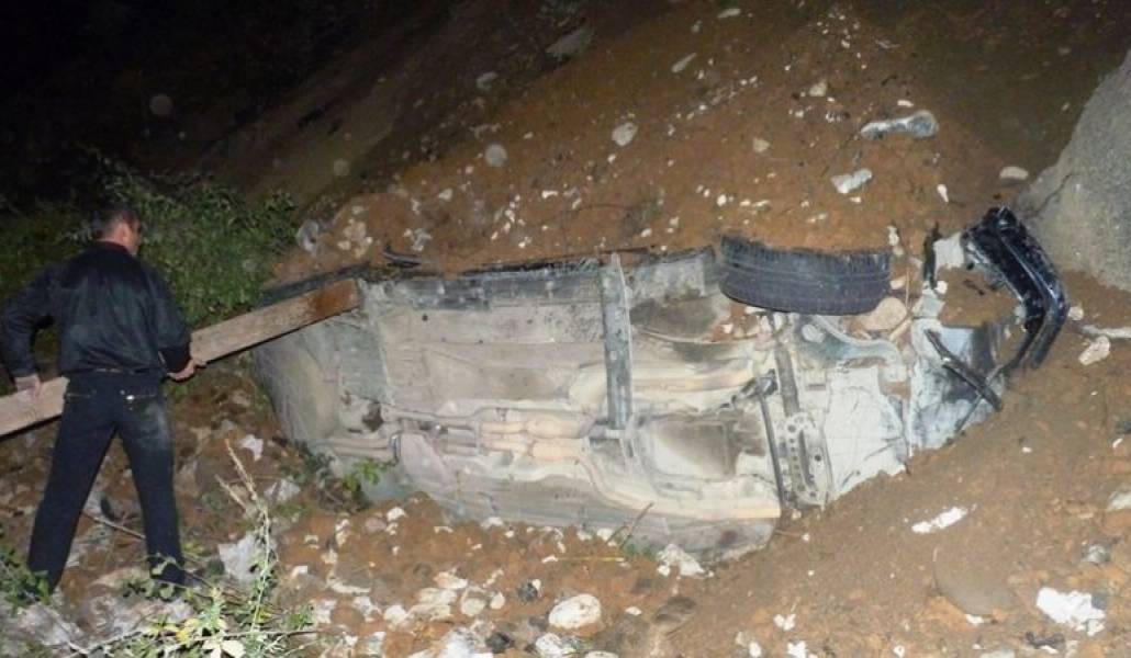 9705cba03311638bce8c6a5963810872