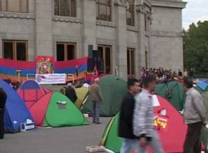 Параллель между площадями Франции и Свободы