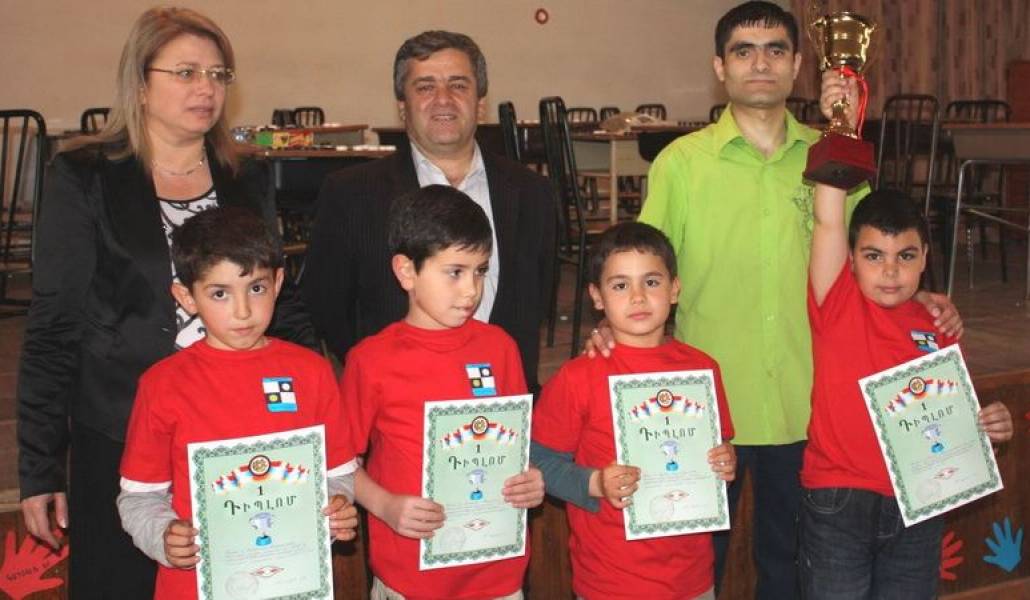 4184c3bc1014e7f586f35bc6d44406fc