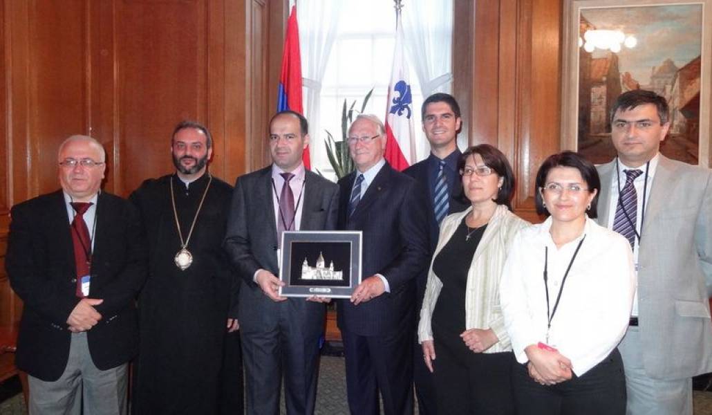 53faf70462b9c63df798008811877578