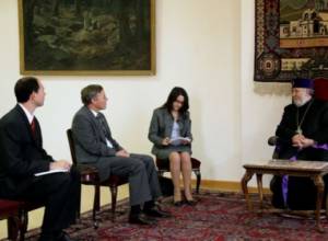 Посол США поздравил католикоса