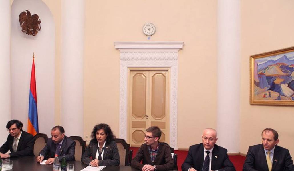 b08e4a82503035f60c3f5c493363a93d