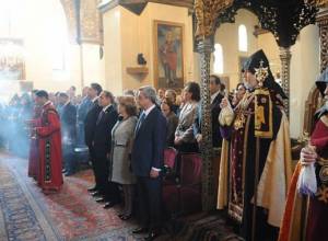 С. Саргсян посетил Эчмиадзин