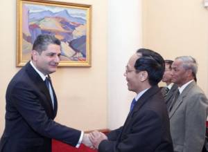 Саргсяна пригласили во Вьетнам