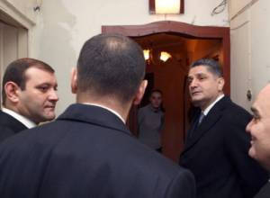 Премьер-министра попросили провести газ