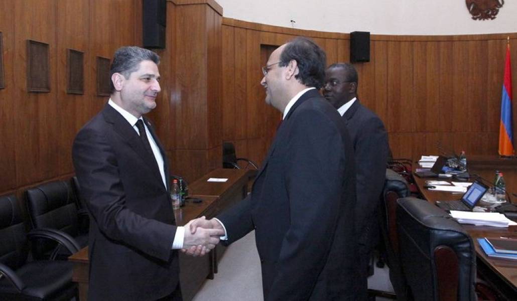 752969c344f7bd45d9b3c7e2882a305a