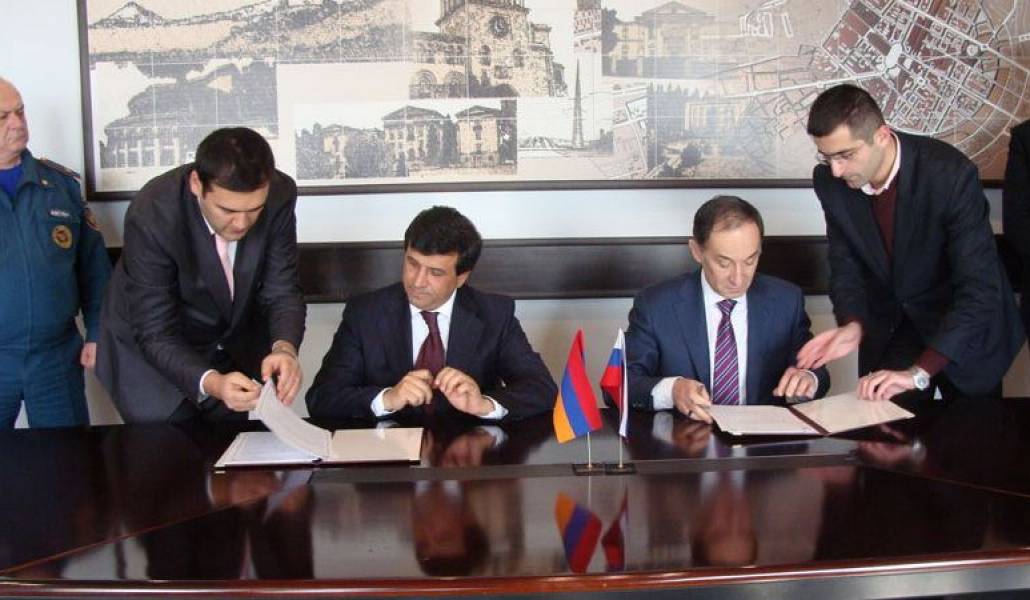 21d035f0fe6c54c4f22c5a9f8b9523ce