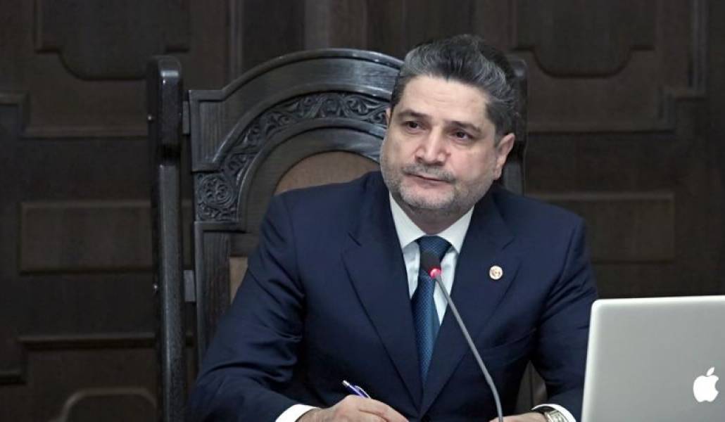 5adec2b2b6afb945655f108e9a86b01b