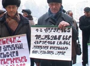 "В Правительстве нет ни одного честного человека"