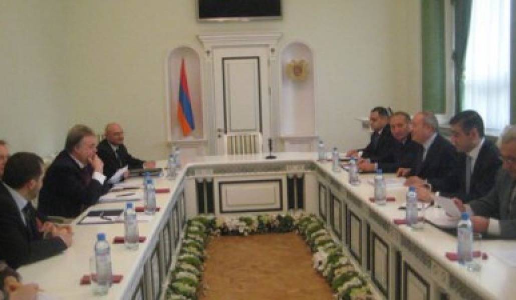 b5eb9315c71c22679a69af5fb1ca3dd9