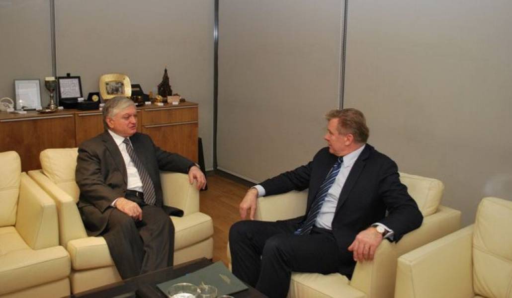 2222bc83d9c44f652a2f7c75506c79ea