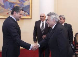 Председатель попросил прощения у премьера