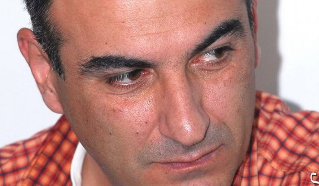 dcb32221a3d1ed7156a9e57905e33899