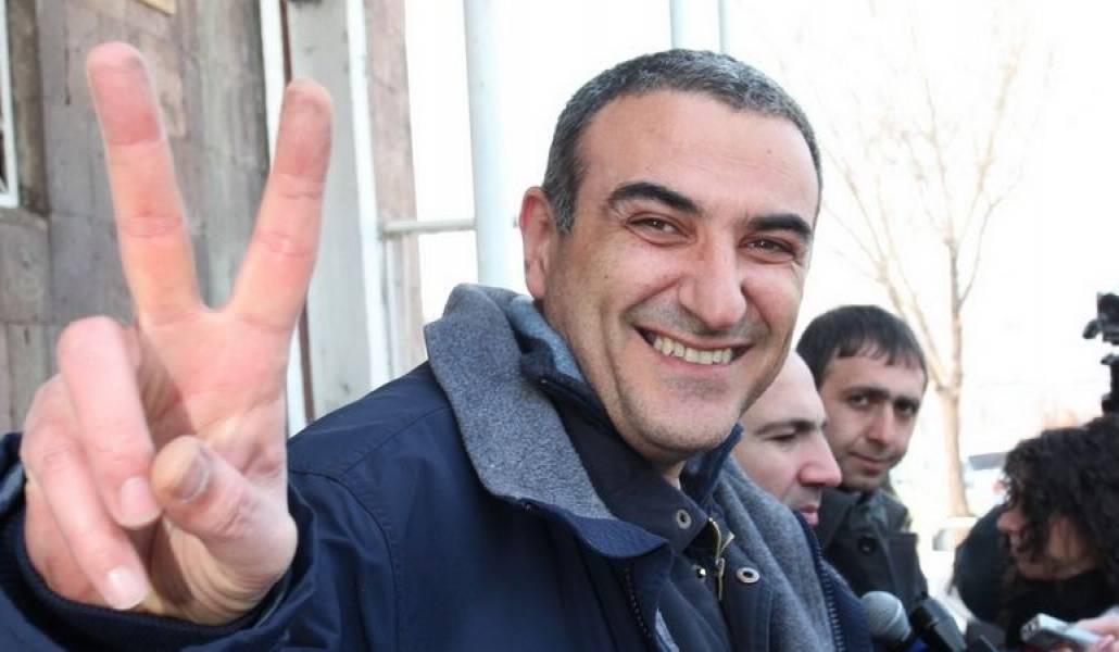 bc260a1dda48e5af3dad57bd54a6aa56