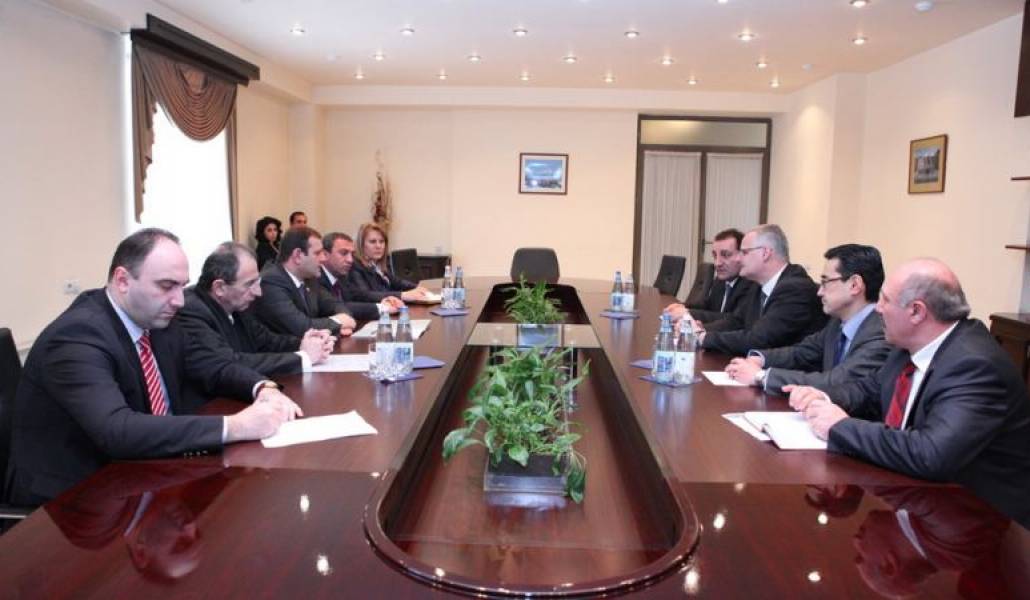 472a1429a5457afa3d33028a3f30957b