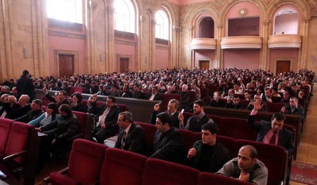 94c57a53ee8362605a00eab582d13dbb