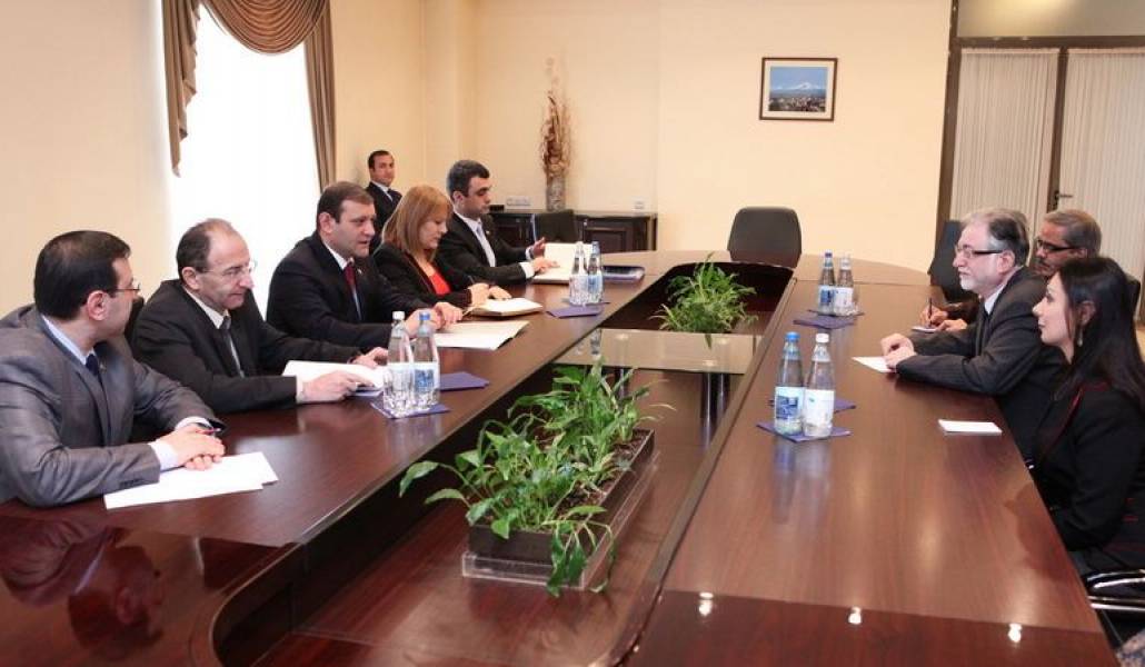 1ce7b3ca9c346f4edb6156bb382d196b