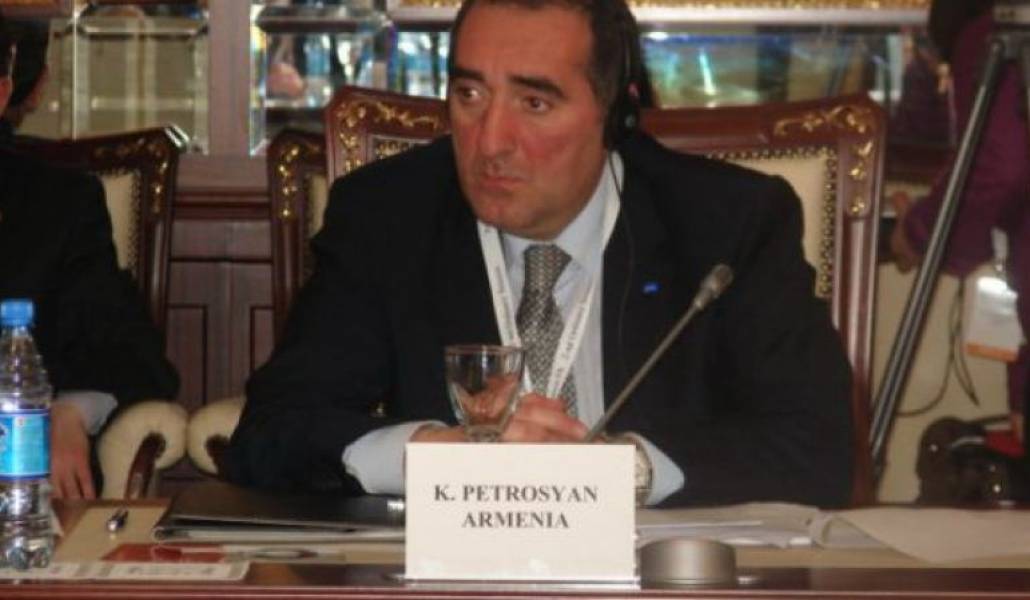 c09b7f214684e6cf839cb3d49ebc5dbd