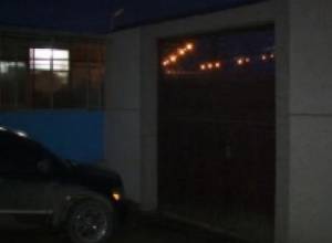 Попытались обыскать квартиру депутата