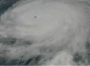 На Токио надвигается cильнейший за полвека ураган