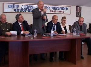 Не будут проводить митинги, народ голодает