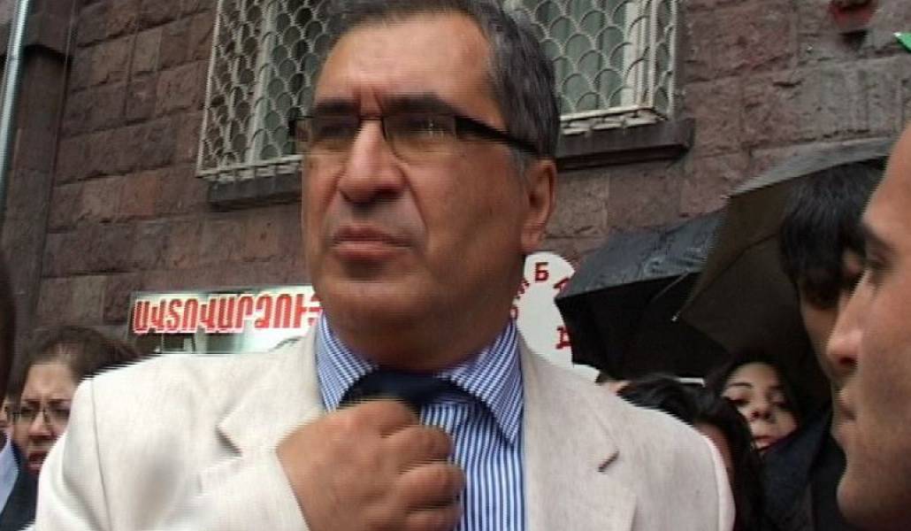 93249aea862d75c2b5a7144501adebb7