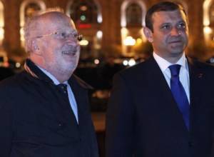 Мэры совершили прогулку по ночному Еревану