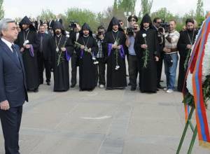 Серж Саргсян отдал дань памяти