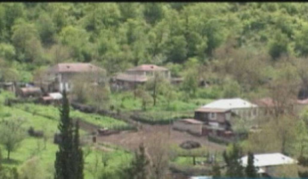 badf589f2049118579a39d9a75681ea2