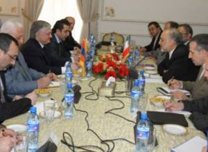 Налбандян встретился с Ахмадинеджадом