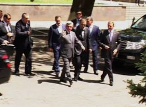 Собаки проверили территорию