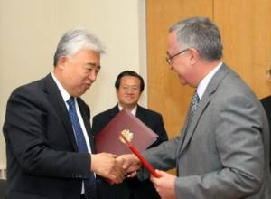 Церемония подписания и обмена письмами в МИДе