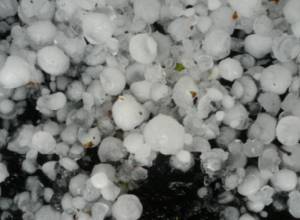 Град в Сюнике нанес ущерб