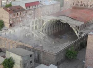 Требуют возбудить уголовное дело