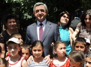 Серж Саргсян посетил зоопарк