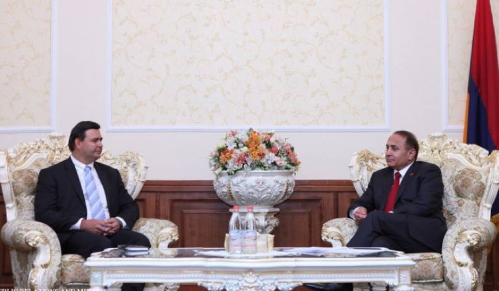 0b4ce1ddf24746a4d1252aee240f43d9