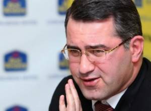 "Некому реализовывать программу Правительства"