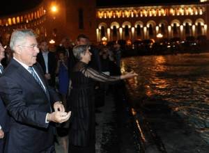 Прогулка по площади Республики