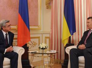 Серж Саргсян встретился в Виктором Януковичем