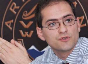 Программа «Постскриптум» пригласила Армана Мусиняна