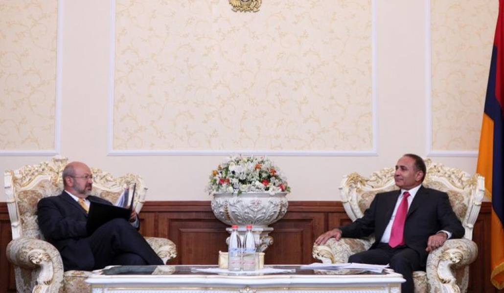 8615562889b6d18cd7ad3fbcbfaac99c