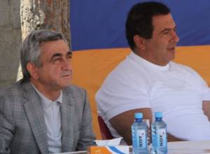 Саргсян и Царукян рядом друг с другом